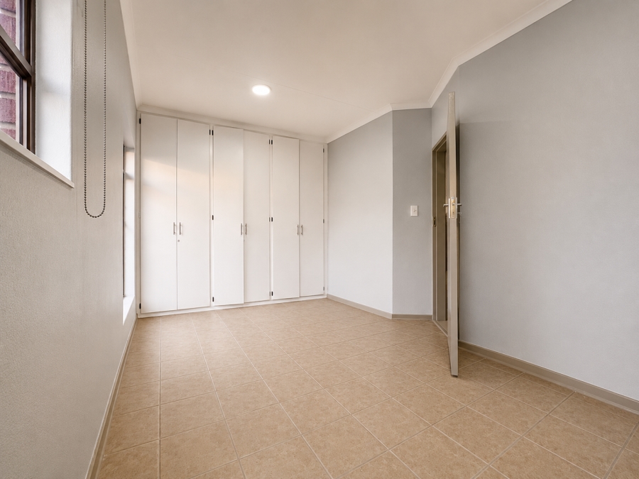 To Let 3 Bedroom Property for Rent in Flamwood North West